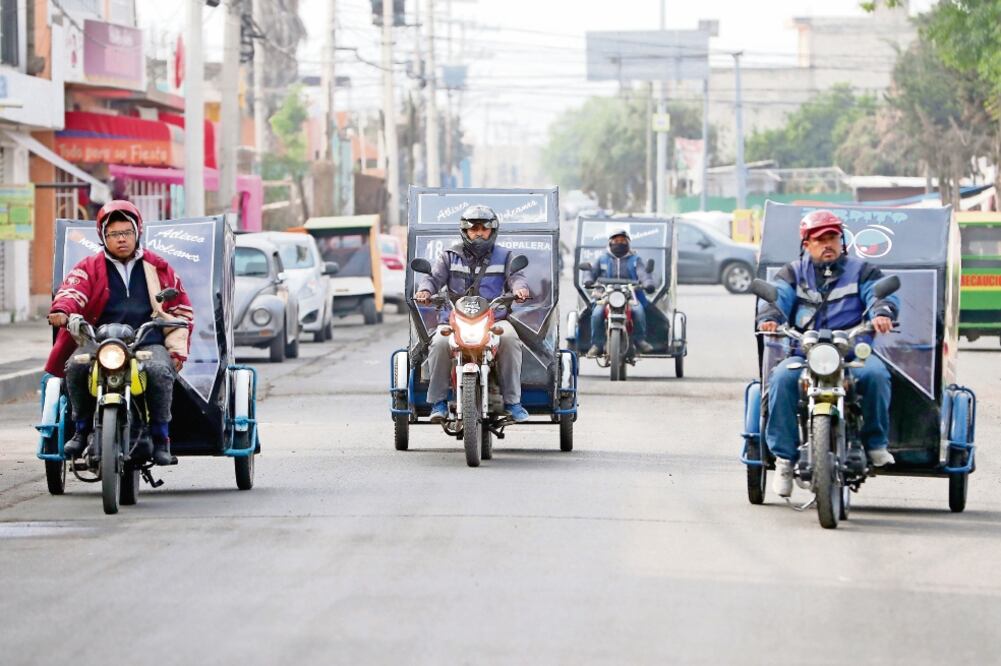 Los choferes expusieron que a pesar de no ser el medio de transporte más seguro y eficiente, tienen una gran demanda, sobre todo de mujeres. Foto: ARIEL OJEDA. EL UNIVERSAL