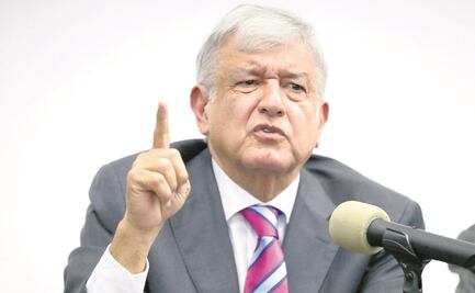 Se pusieron a defender las vallas de Palacio Nacional