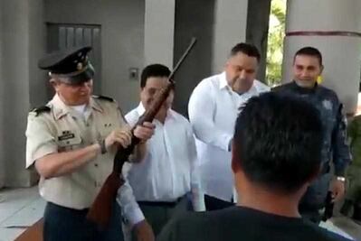 Realizan canje de armas por electrodomésticos en Chiapas