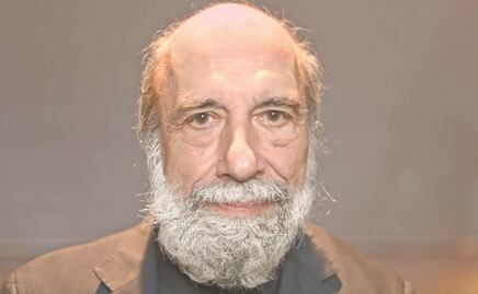 El poeta Raúl Zurita escribirá en el cielo de la Ciudad de México