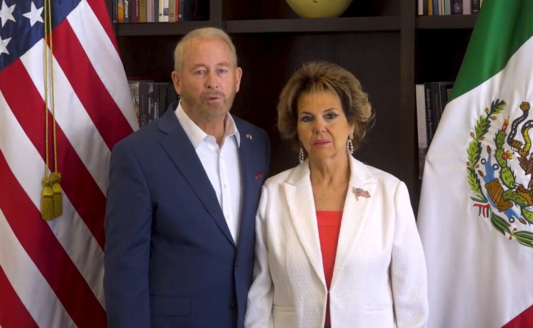 Ronald Johnson, embajador de Estados Unidos en México y su esposa, Alina Johnson. Foto: Captura