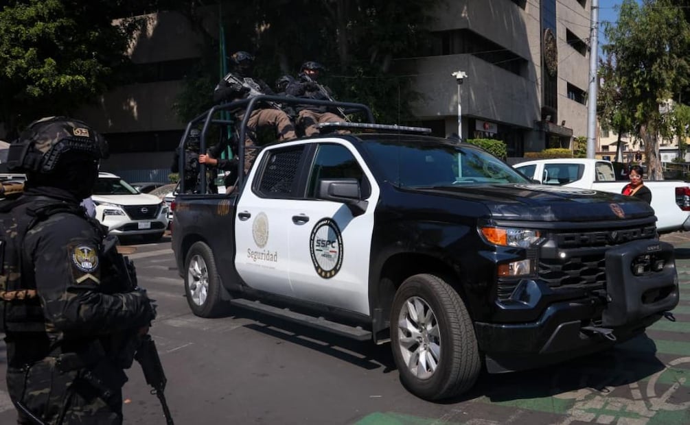 Movilización policiaca por traslado de Cesar Alejandro Sepúlveda, "El Botox", quien llega detenido desde Michoacán hasta la Fiscalía Especializada en materia de Delincuencia Organizada (FEMDO)(22/01/2026). Foto: Luis Camacho / EL UNIVERSAL