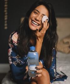 Cómo usar el agua micelar para tonificar tu piel