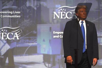 Trump ayudó a sus padres a evadir millones de dólares y luego los heredó, según NYT