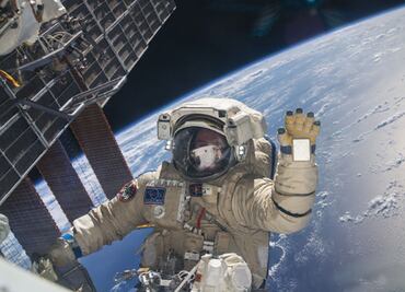 Rusia planea caminata espacial turística para 2023