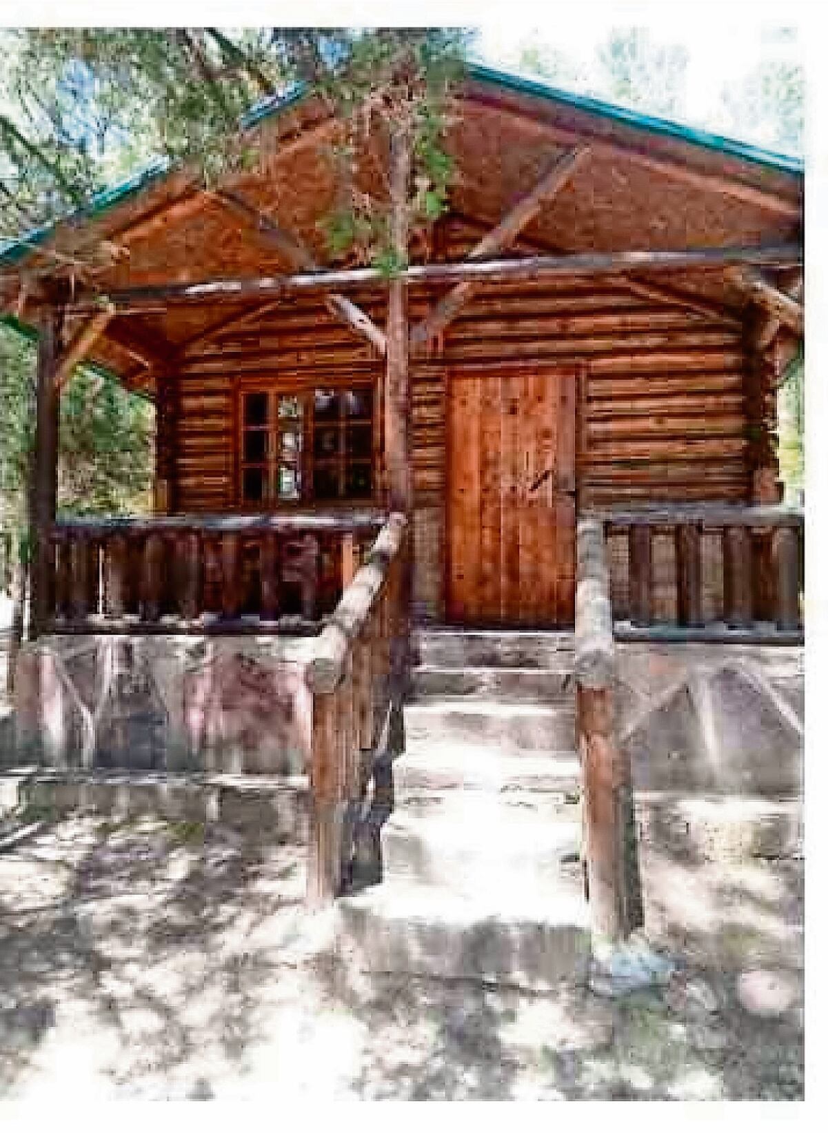 Esta cabaña ubicada en Basaseachi de Ocampo, Chihuahua, la compró en agosto de 2002 por 450 mil pesos. Foto: Especial