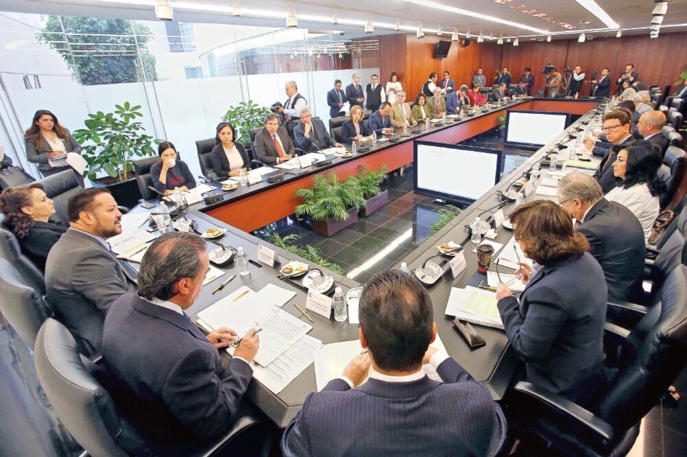 Investigadores y académicos se reunieron con integrantes de la Junta de Coordinación Política del Senado para proponer la creación de un equipo de trabajo para la redacción final de la Ley General de Archivos (SENADO)