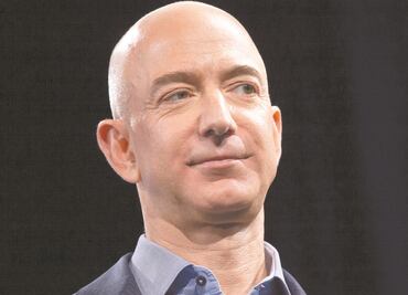 Con todo y divorcio millonario, Jeff Bezos es el primer magnate en acumular 200 mil millones de dólares