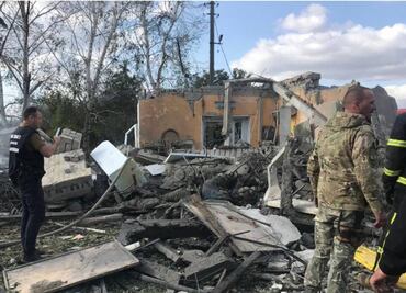 Al menos 49 muertos deja un bombardeo ruso a pueblo del este de Ucrania