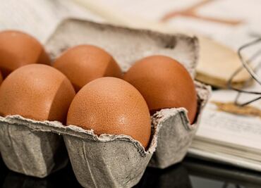 Por qué no se deben lavar los huevos