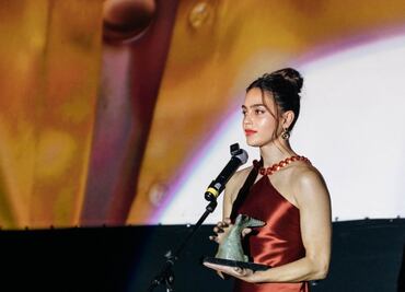 Melissa Barrera culmina el Festival de Los Cabos 2024 con un reconocimiento a su trayectoria