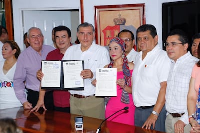 Coalición “Juntos Haremos Historia” registra candidato a gubernatura de Tabasco