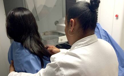 Buscan otorgar licencia laboral a padres de menores con cáncer en la CDMX