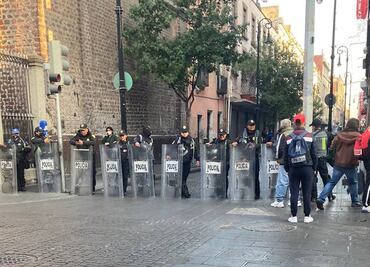 Cierran principales accesos al Zócalo ante preparativos para el AMLOfest