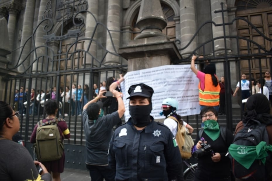 Marchan 3 mil mujeres por el 8M en Toluca; exigen seguridad y justicia
