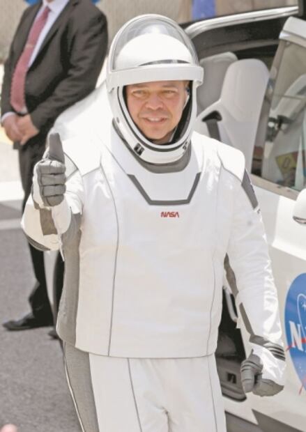 Washington inicia carrera comercial rumbo al espacio