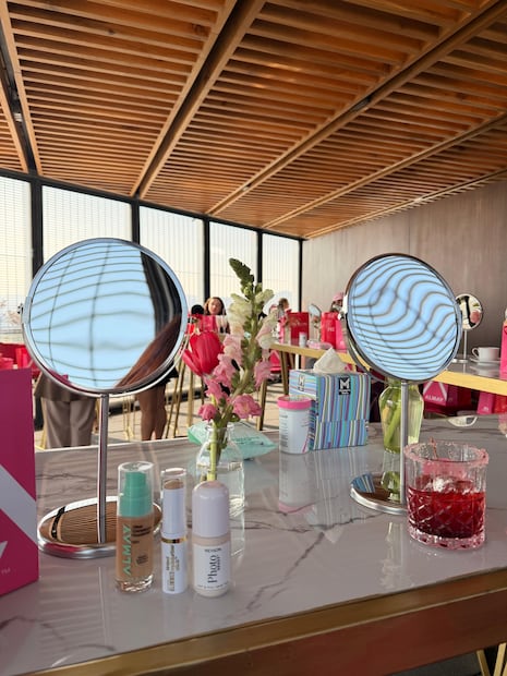 Masterclaas de Revlon para probar nuevos lanzamientos. Foto: Abril Macias | El Universal