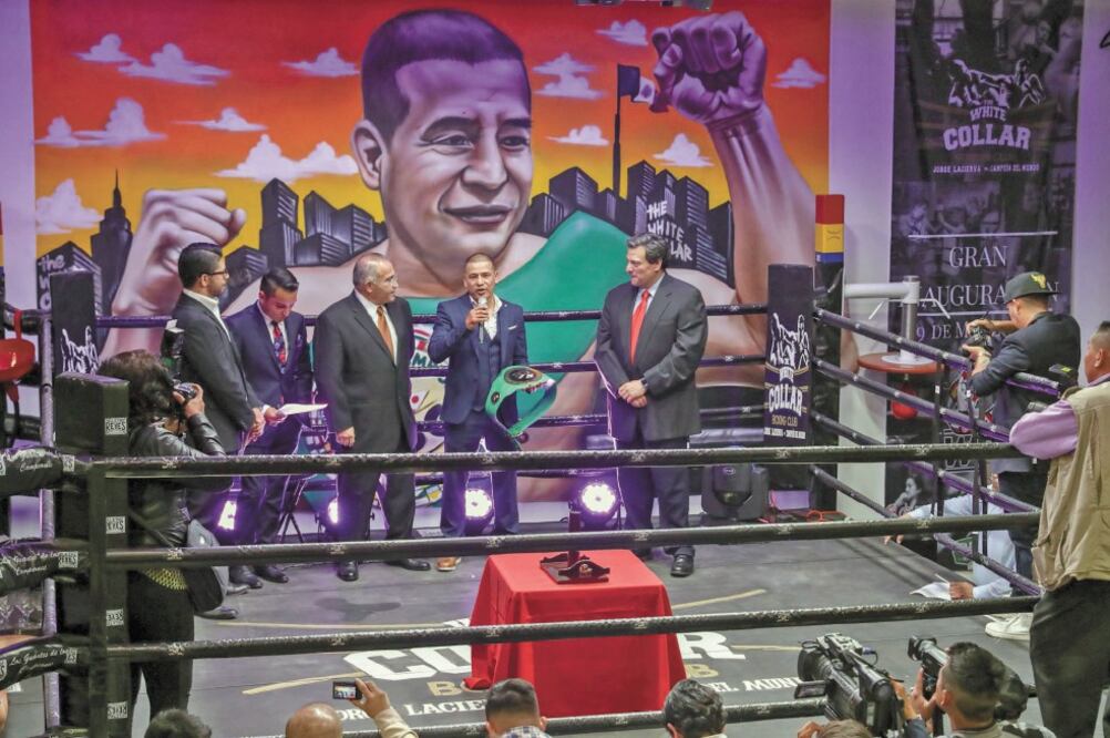 El exboxeador tuvo entre sus invitados a Mauricio Sulaimán, presidente del Consejo Mundial de Boxeo. FOTO: DIEGO SIMÓN SÁNCHEZ. EL UNIVERSAL
