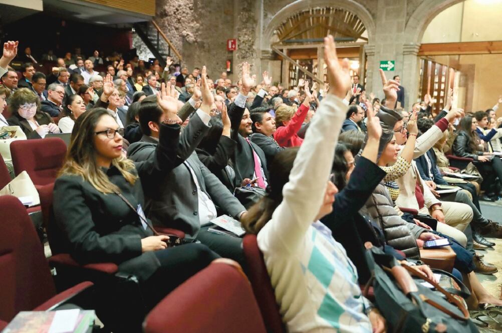 Los integrantes del Consejo Universitario recordaron ayer la defensa que el consejo de hace 50 años hizo de la Universidad. Foto: LUCÍA GODÍNEZ. EL UNIVERSAL