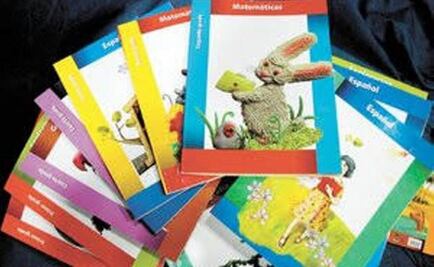 Diputado pide eliminar forros de plástico en libros de texto gratuitos