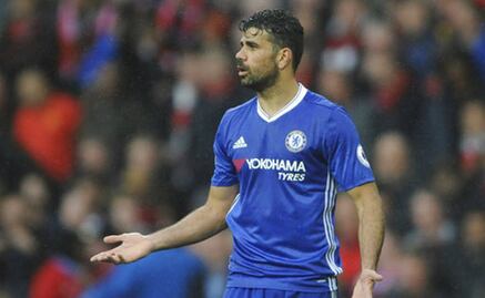 Chelsea cae ante el United y acorta ventaja sobre Tottenham