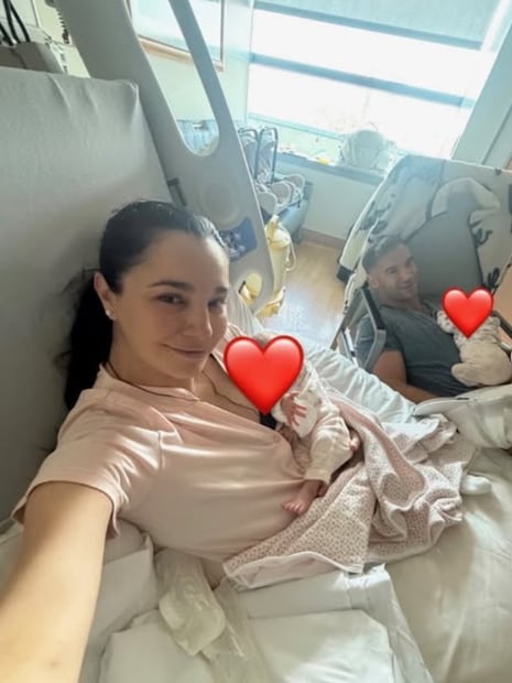 Martha Hihareda y su esposo Lewis Howes con sus dos hijas.
FOTO: Instagram Martha Hihareda.