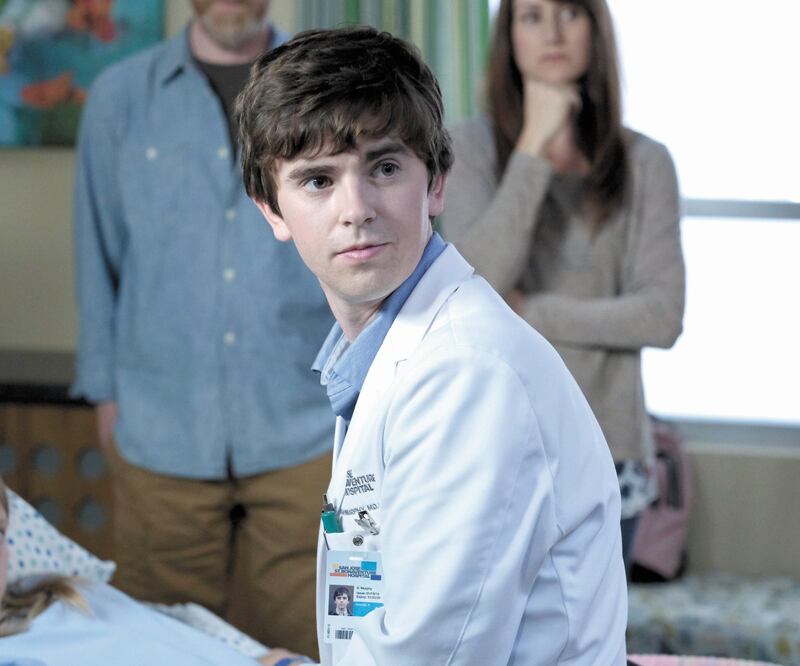 Shaun, interpretado por Freddie Highmore, es uno de los personajes creados por Shore mucho más positivo. Foto: SONY CHANNEL