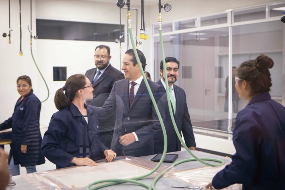 El gobernador de Querétaro, Francisco Domínguez, encabezó la inauguración del Centro de Innovación y Entrenamiento en Materiales Compuestos (DEMIÁN CHÁVEZ. EL UNIVERSAL)