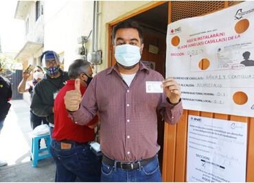 "Jornada tranquila", reporta Vidal Llerenas tras emitir su voto en Azcapotzalco