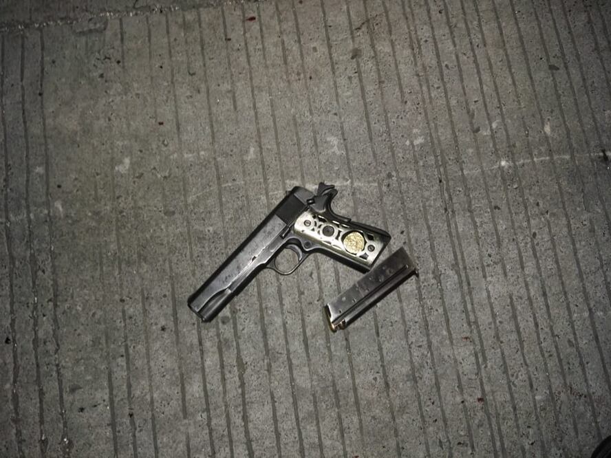 Pasajeros desarman a presuntos asaltantes en la autopista México-Querétaro