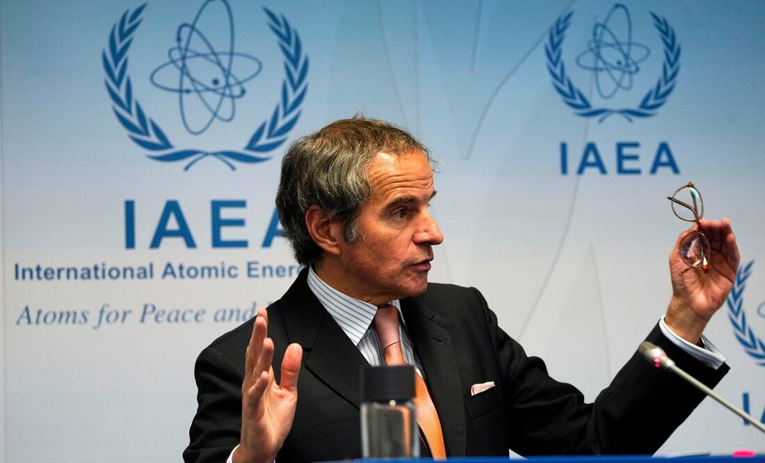 Rafael Mariano Grossi, director general del Organismo Internacional de la Energía Atómica, habla a reporteros durante un seminario de la agencia en Viena, Austria, el 28 de mayo de 2025. Foto: AP