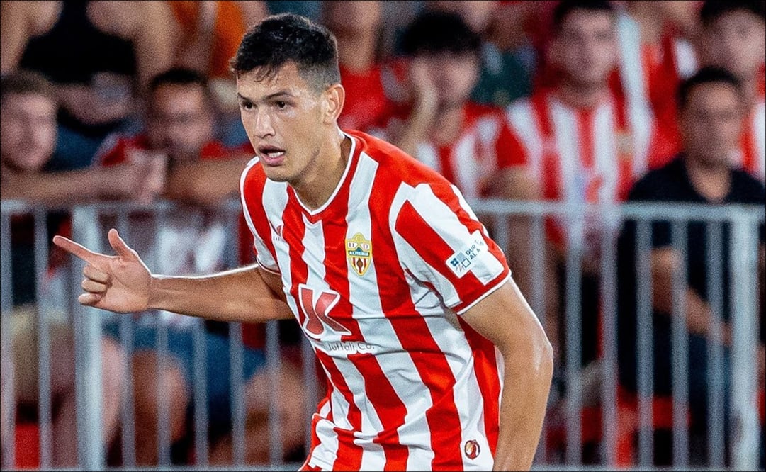 César Montes con el Almería - Foto: Twitter LaLiga