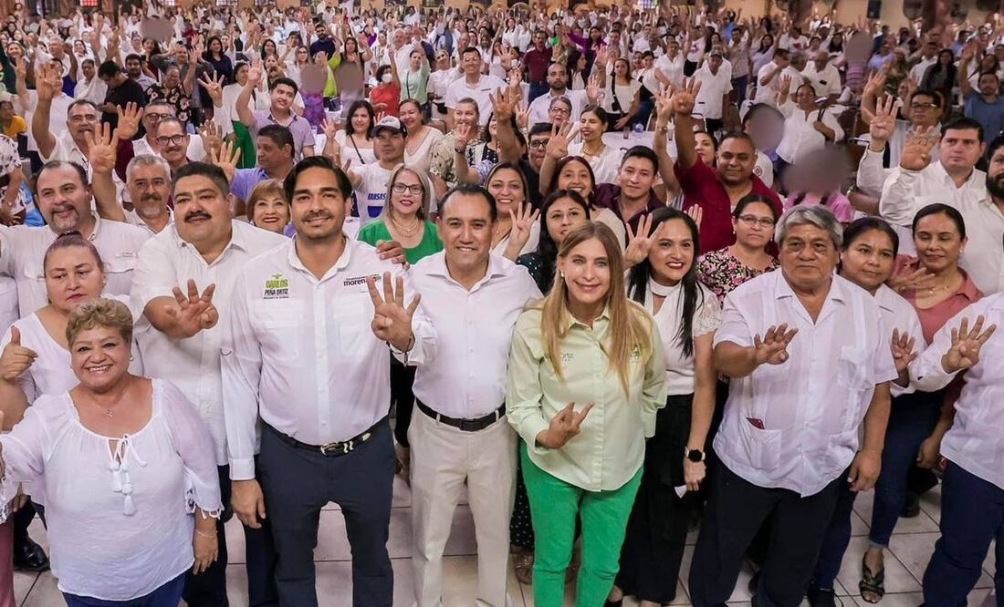 Carlos Peña Ortiz recibió su constancia de mayoría como presidente municipal. Foto: especial