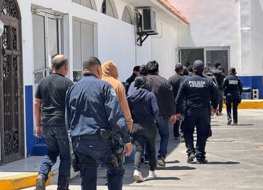 Rescatan a migrantes que intentaban cruzar por muro fronterizo; elementos de la GN de Texas y del ejército de los EU realizan operativos