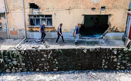 La presión del agua rompió la pared de su casa; “ese boquete me salvó”