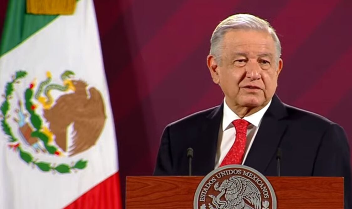 El presidente Andrés Manuel López Obrador acusó que los noticieros de la Ciudad de México hay una “campaña hegemónica”, cuyo bombardeo aturde, en contra de su gobierno