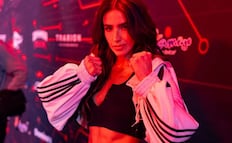 Bárbara de Regil desata críticas en redes tras confundir a famoso locutor de boxeo con un exBeatle