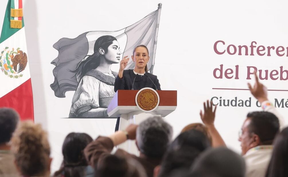 La presidenta Claudia Sheinbaum adelantó este miércoles que en la “revisión profunda” que su gobierno está haciendo del funcionamiento de los 53 consulados de México que hay en Estados Unidos habrá cambio de cónsules. Foto: Gabriel Pano / EL UNIVERSAL