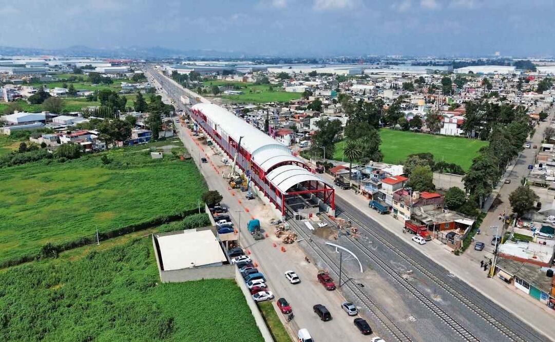 Las estaciones del Tren Suburbano Los Agaves y Teyahualco ya están casi concluidas en cuanto a la construcción de la infraestructura, de acuerdo con los datos que entregó la SICT y Sedena a vecinos de Tultepec. Foto: Arturo Contreras / EL UNIVERSAL