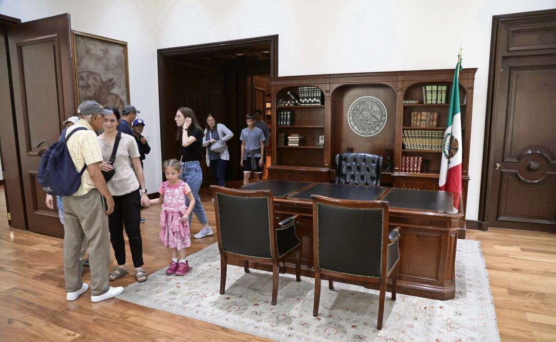 RECORRIDO POR LOS PINOS PARA VER LOS DESCUIDOS Y DETERIOROS QUE PRESENTA EN SUS DIFERENTES SALAS. FOTO: CARLOS MEJIA/EL UNIVERSAL