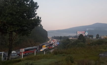 Manifestantes bloquean la autopista México-Puebla