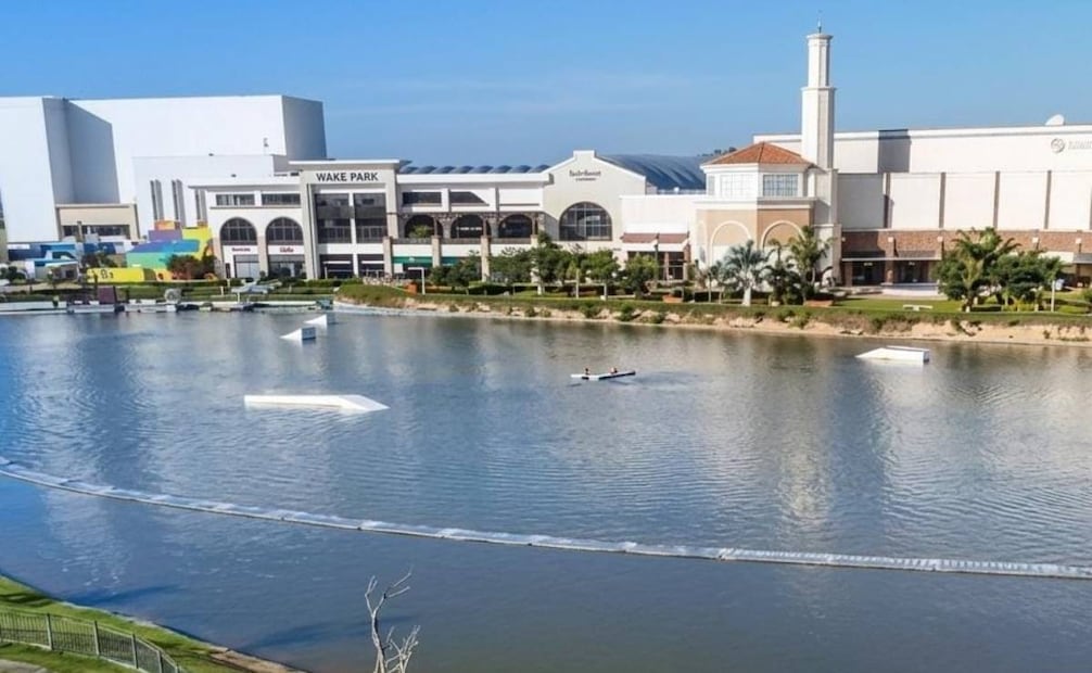 300 personas que estuvieron en contacto con el lago de Plaza La Isla en Mérida están bajo vigilancia por ameba comecerebros. | Foto: Especial.