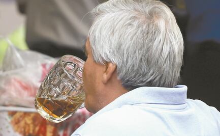 Mexicanos, los más cerveceros entre 52 naciones, dice OCDE