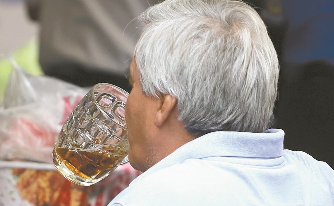 México encabeza la lista de consumidores de cerveza, pues es una de las bebidas más accesibles. Foto: ARCHIVO EL UNIVERSAL