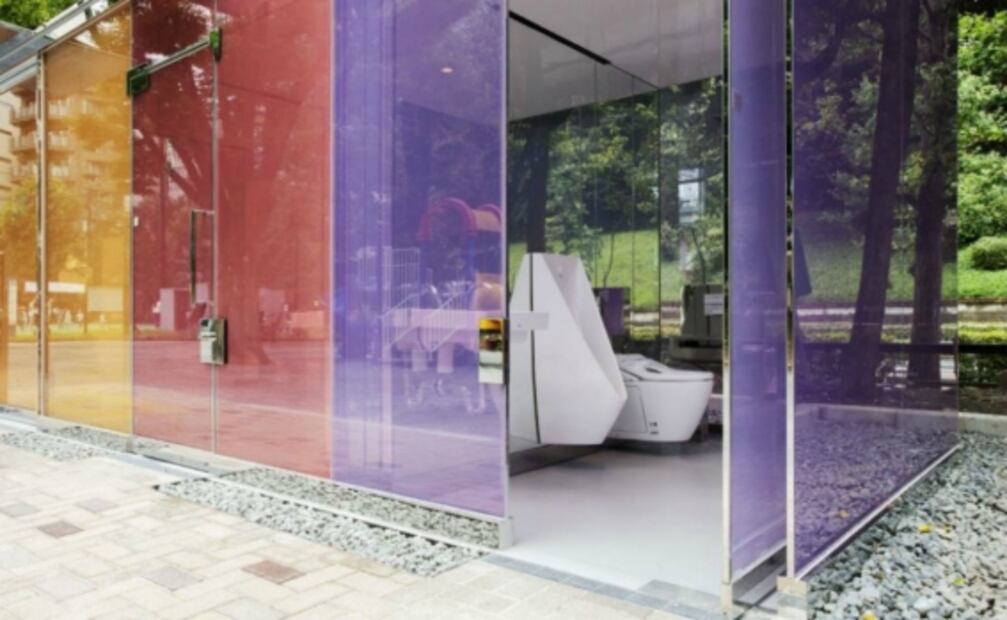 Los nuevos baños públicos transparentes y al aire libre de Japón