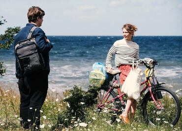 Crítica de "Cielo rojo" de Christian Petzold, una comedia amarga