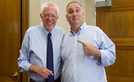 Bernie Sanders honra a los inmigrantes de su equipo de campaña en un video