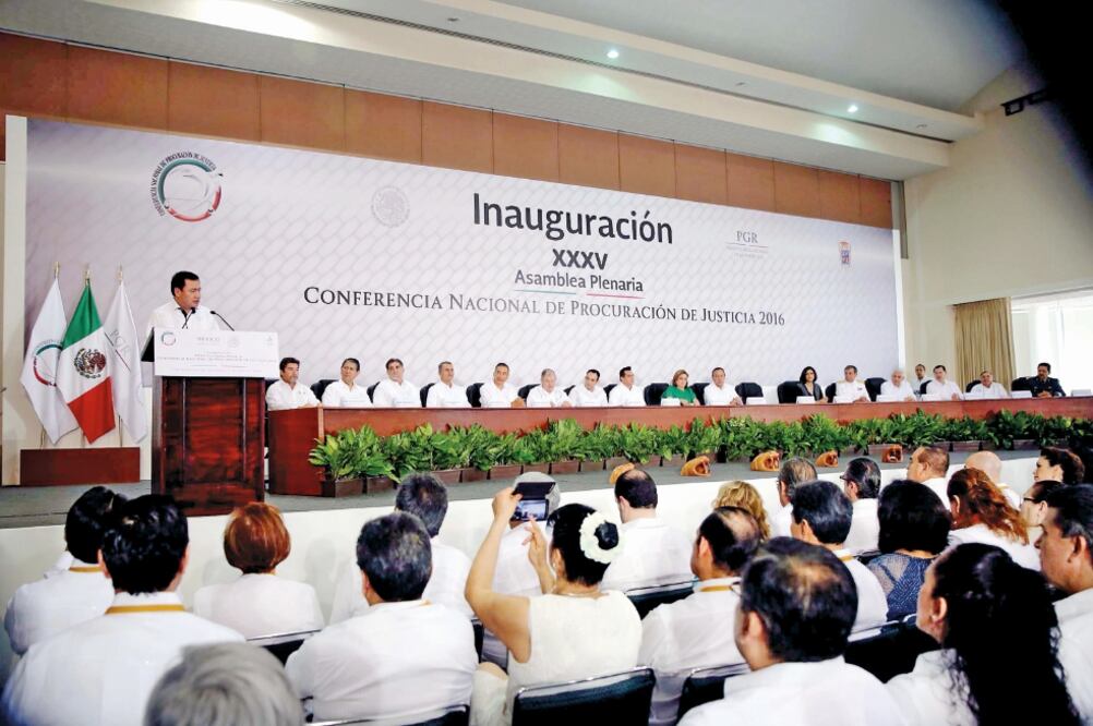 El secretario de Gobernación, Miguel Ángel Osorio Chong, encabezó la 35 Asamblea Plenaria de la Conferencia Nacional de Procuración de Justicia (SEGOB)