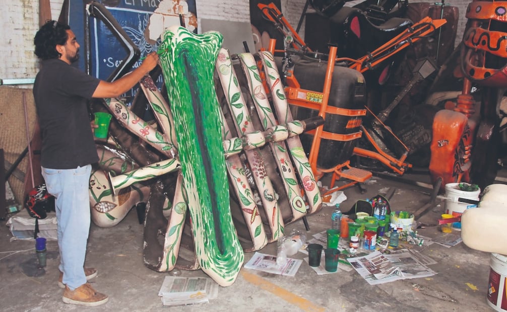 Durante una semama, el artista se enfocó en la decoración y embellecimiento de esta figura icónica. Foto: Especial