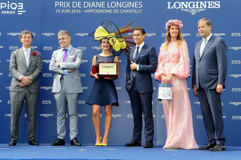 a del concurso de elegancia Mademoiselle Diane recibió un Longines DolceVita
